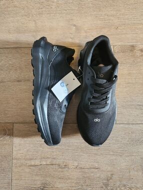 ALO YOGA ALO Runner Performance Shoe Unisex Size M7/W8.5 Black
